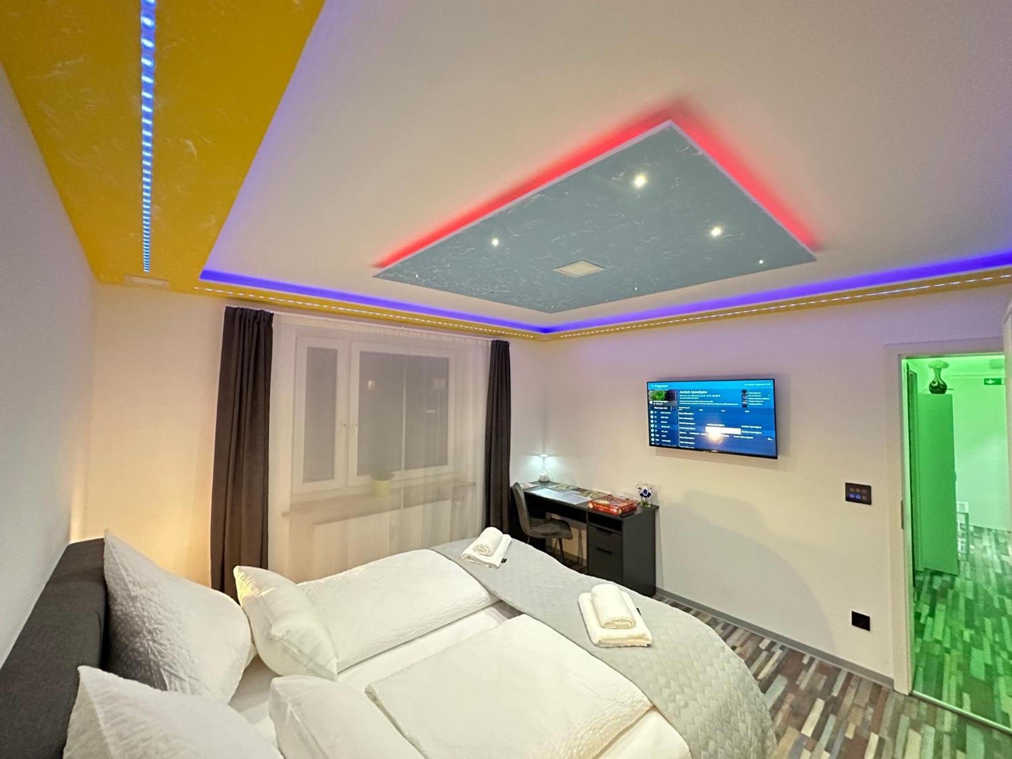 Modern Apartments Neuburg P - Top - 2 Zimmer, Komfort, Balkon, Wi-Fi, Smart Tv, Grosse Dusche, Kueche Neuburg an Der Donau Exterior photo